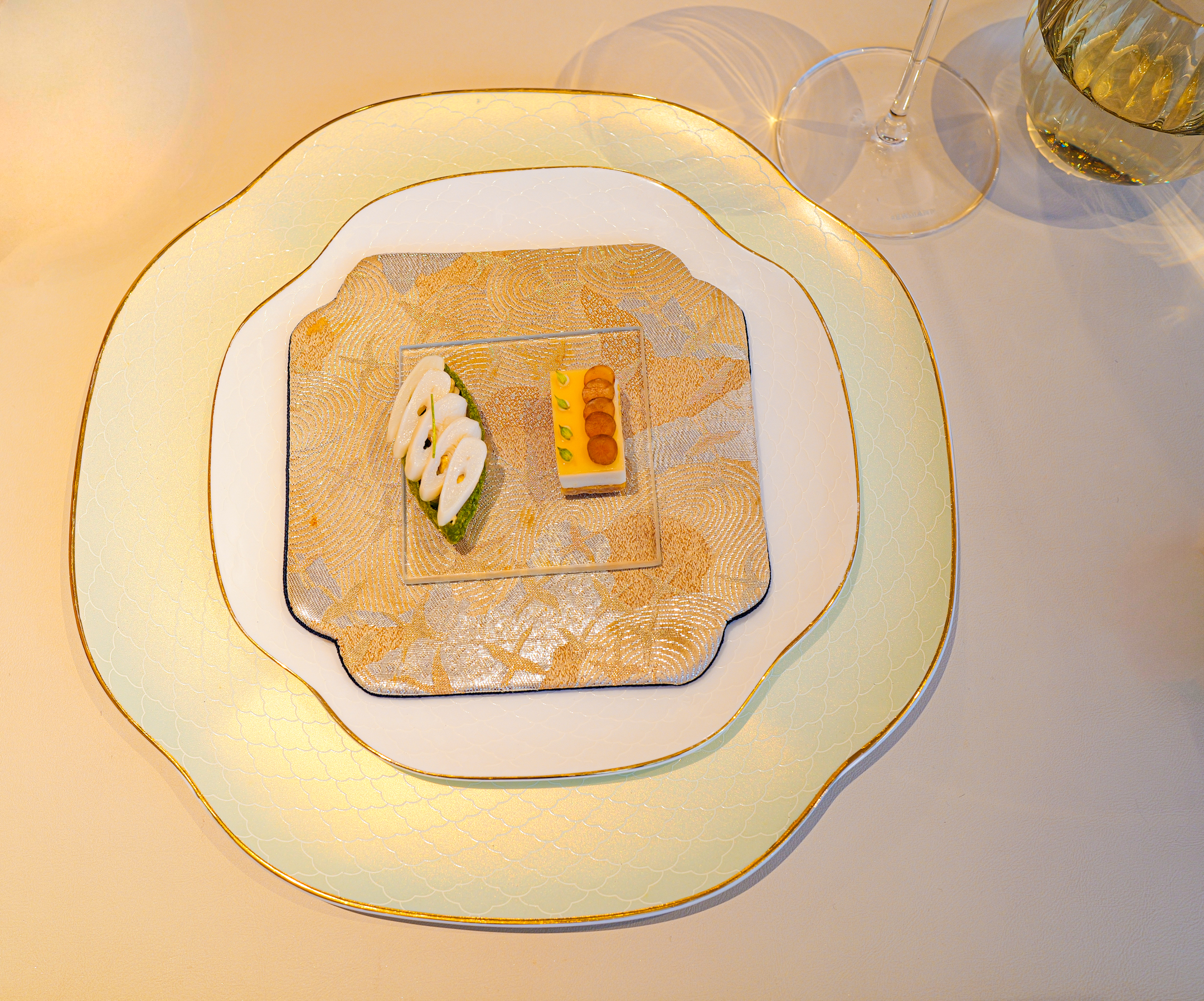 Amuse Bouche.Tatediningroom