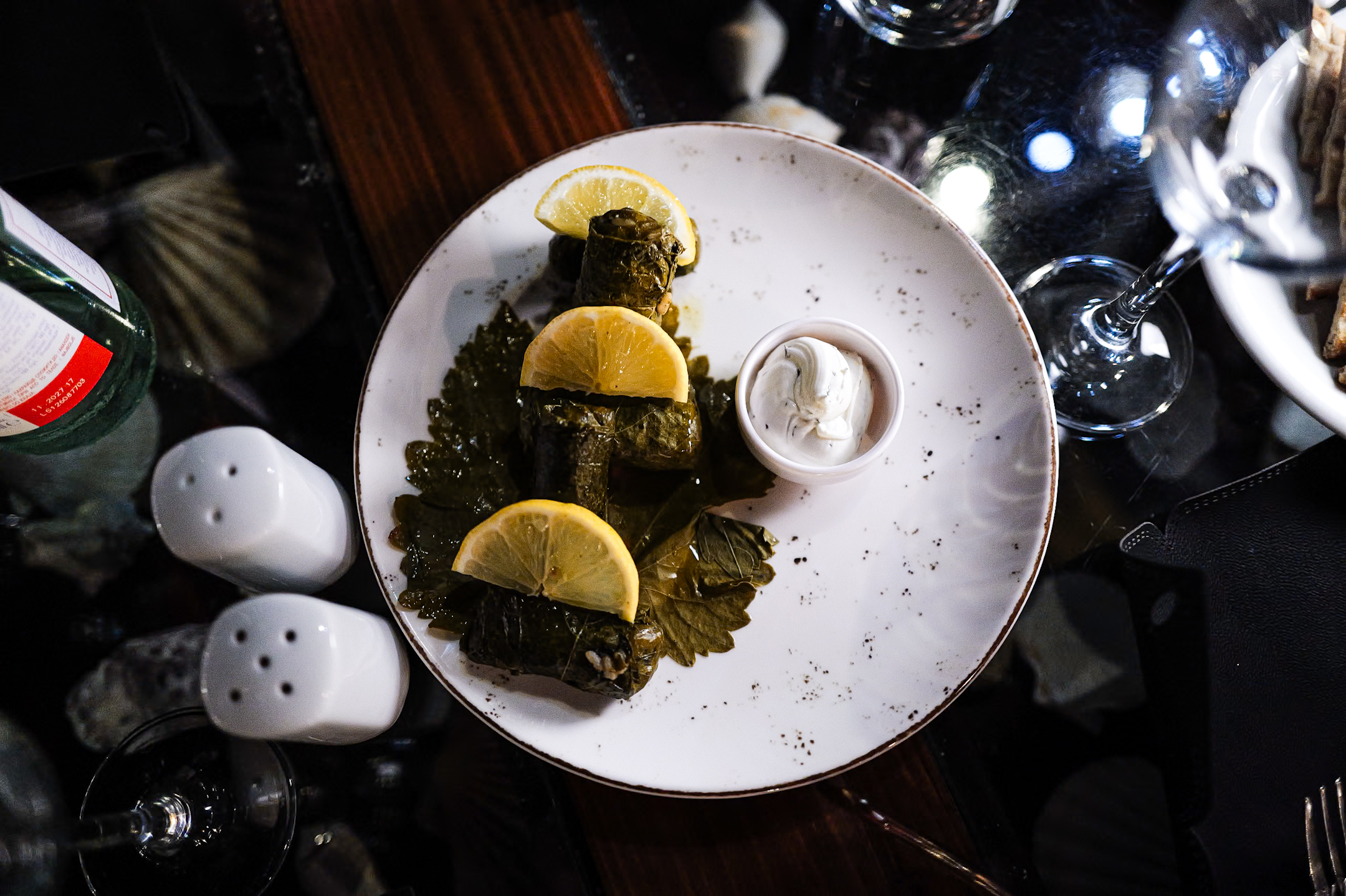 Liotrini.grapevineleaves