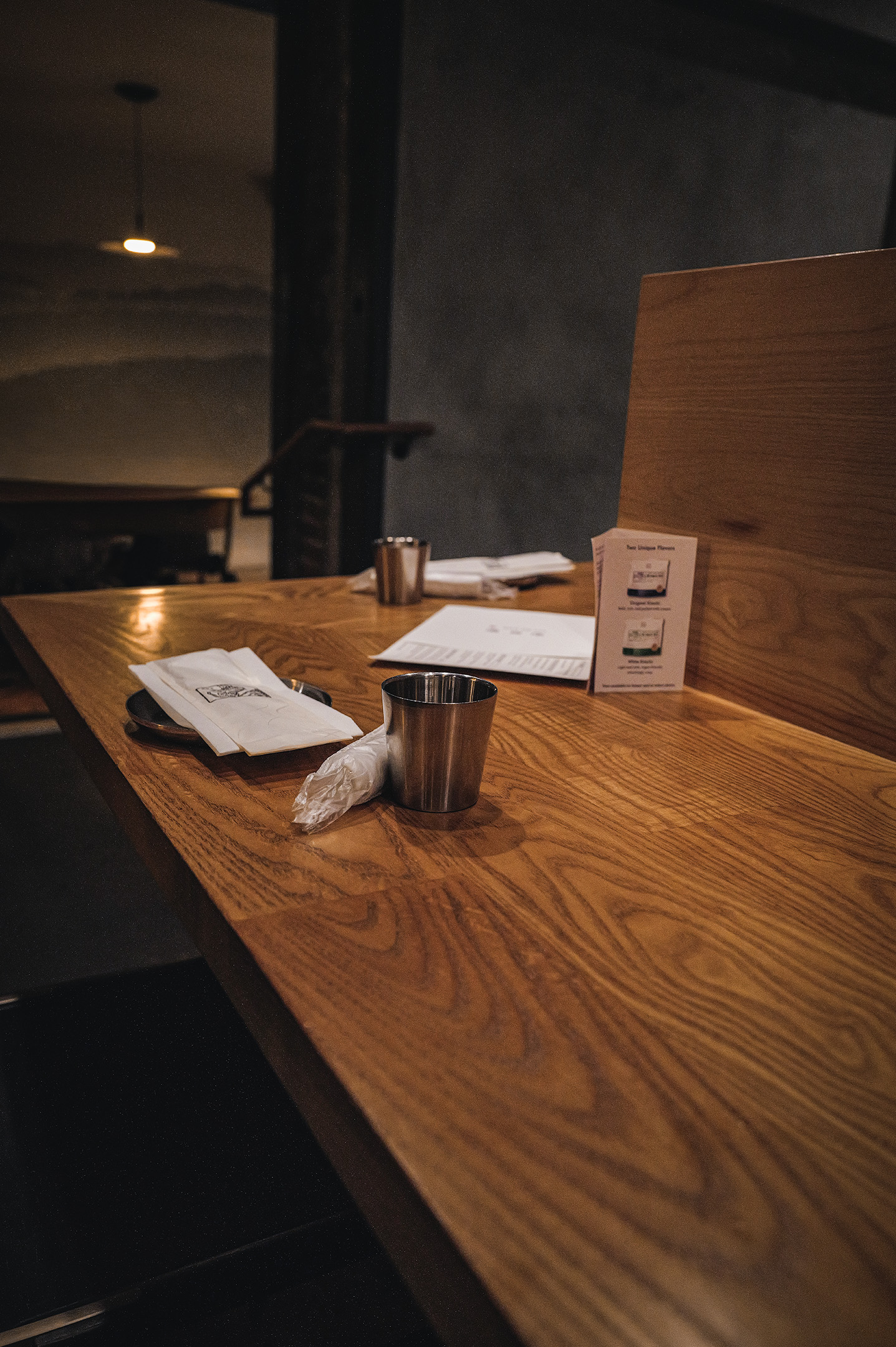 Son ho won, bar table left