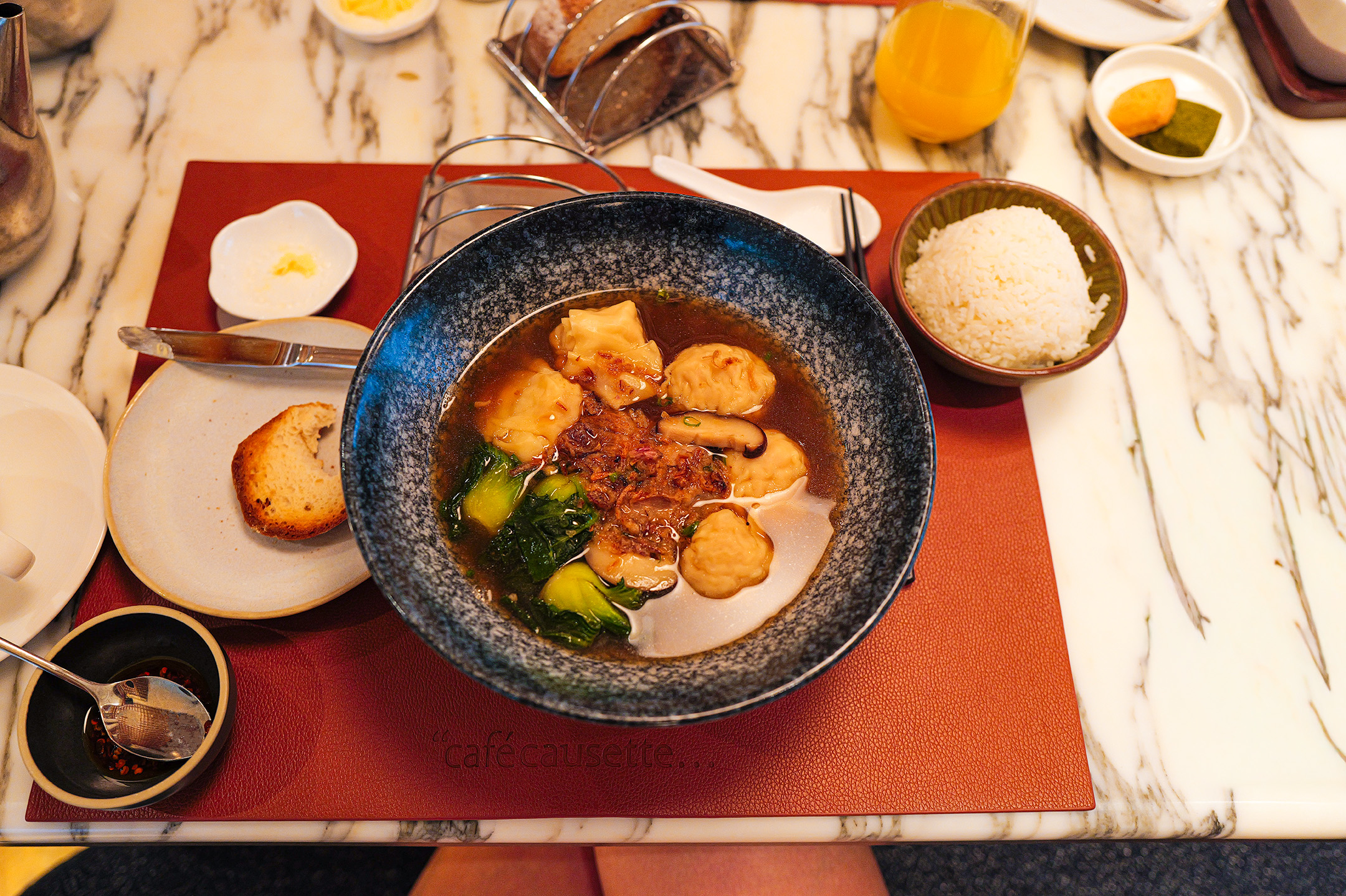 cafe causette wonton noodle soup