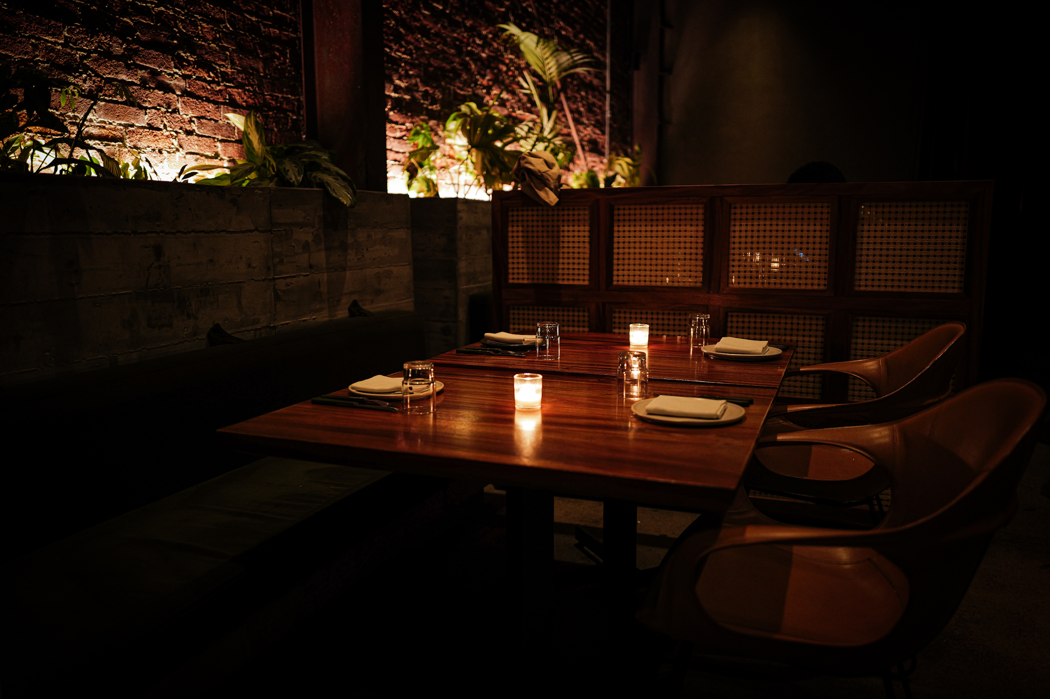 Damian restaurant decor Damian restaurant decor