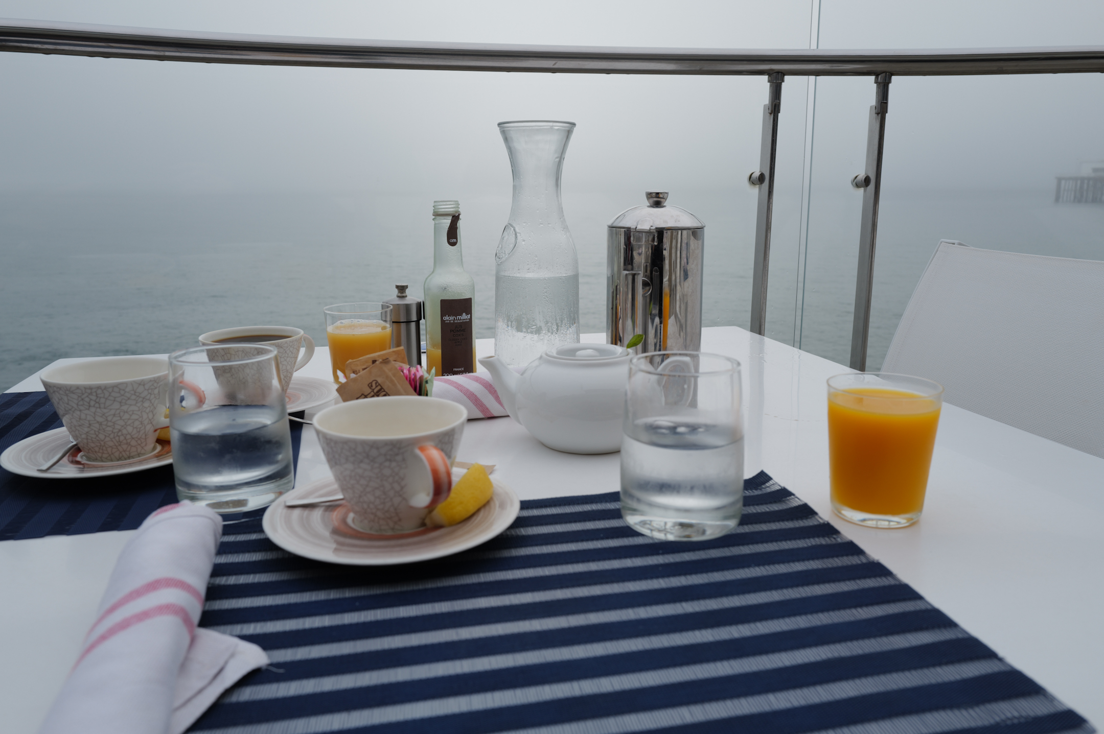 Malibu beach inn, coffee