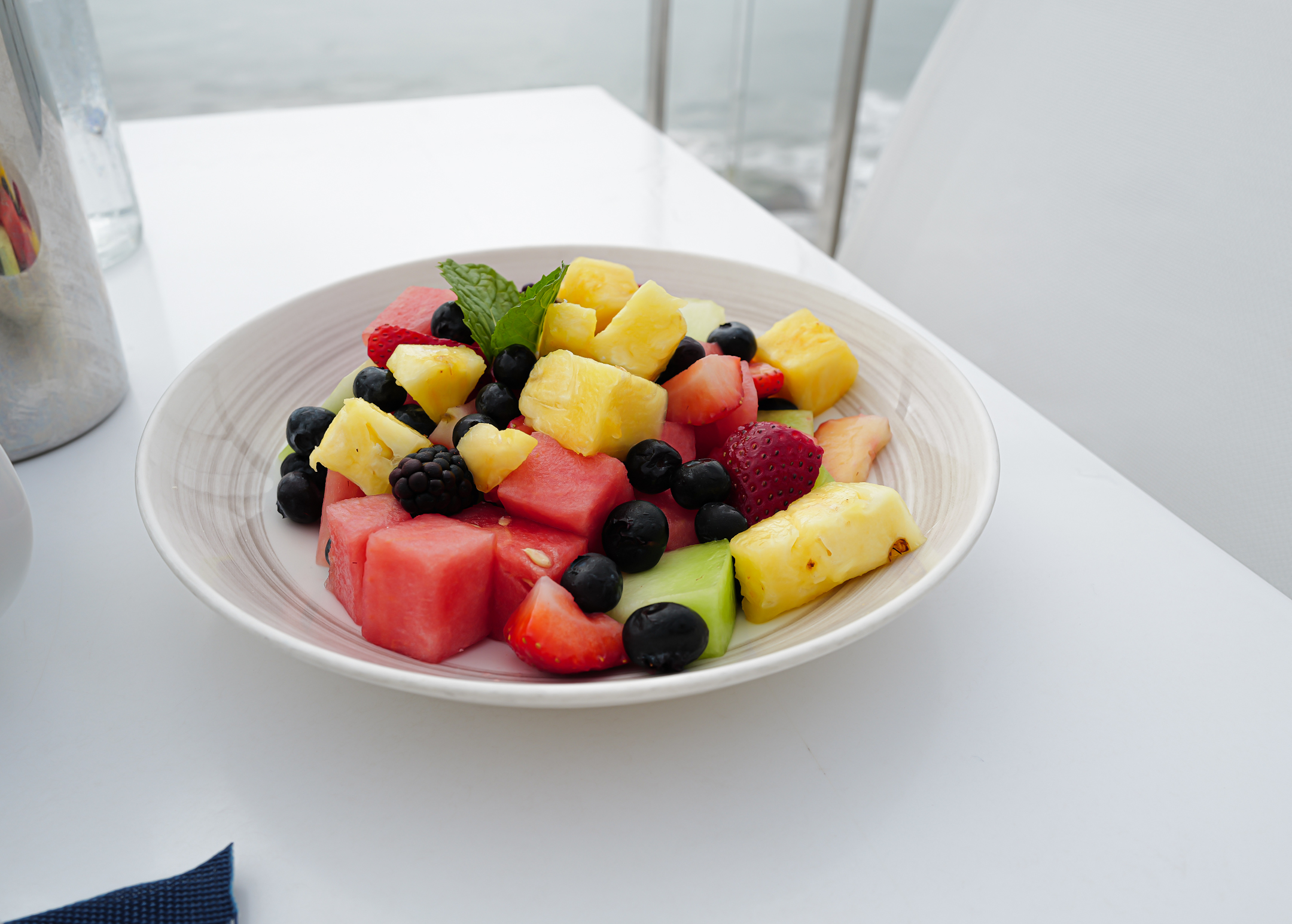 Malibu beach inn, fruit