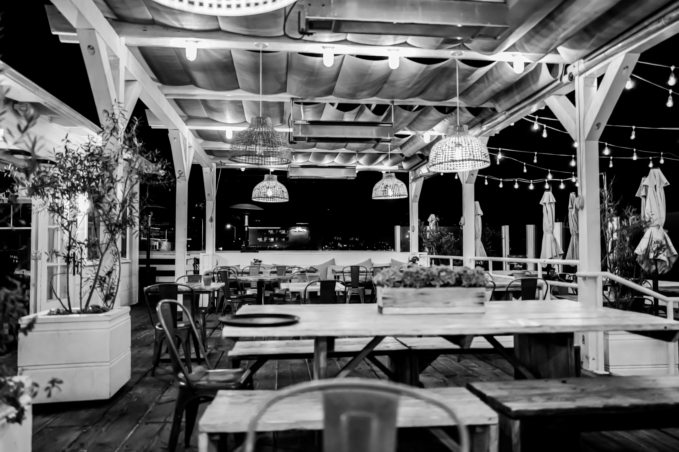 Malibu farm black and white